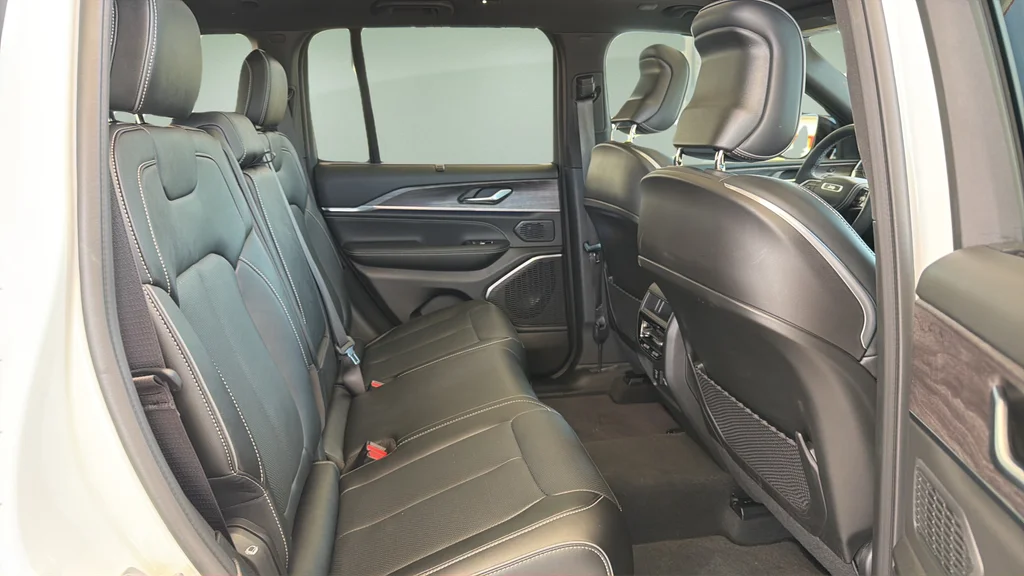 Used 2025 White Jeep Overland image 15