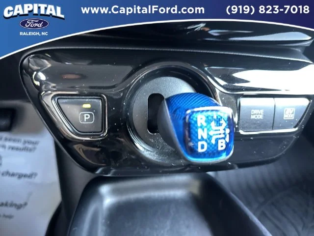 Used 2018 Silver Toyota Two image 30