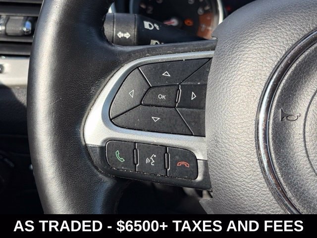 Used 2018 Silver Jeep Latitude image 20