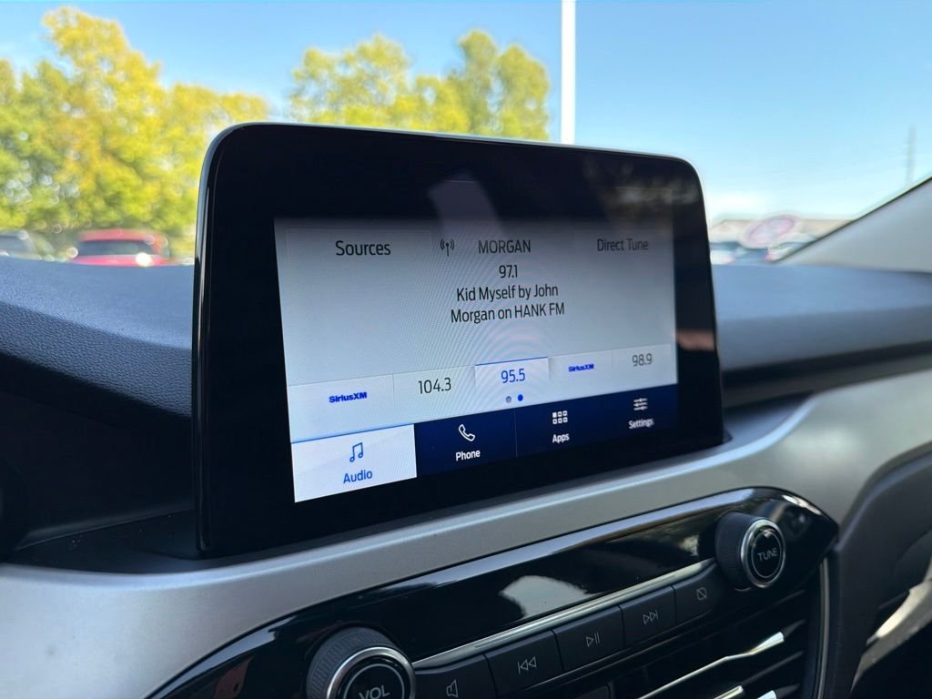 Used 2020 Black Metallic Ford SE image 27