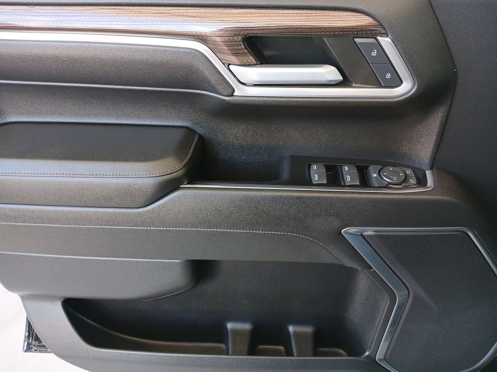 Used 2022 Black Chevrolet LT image 24