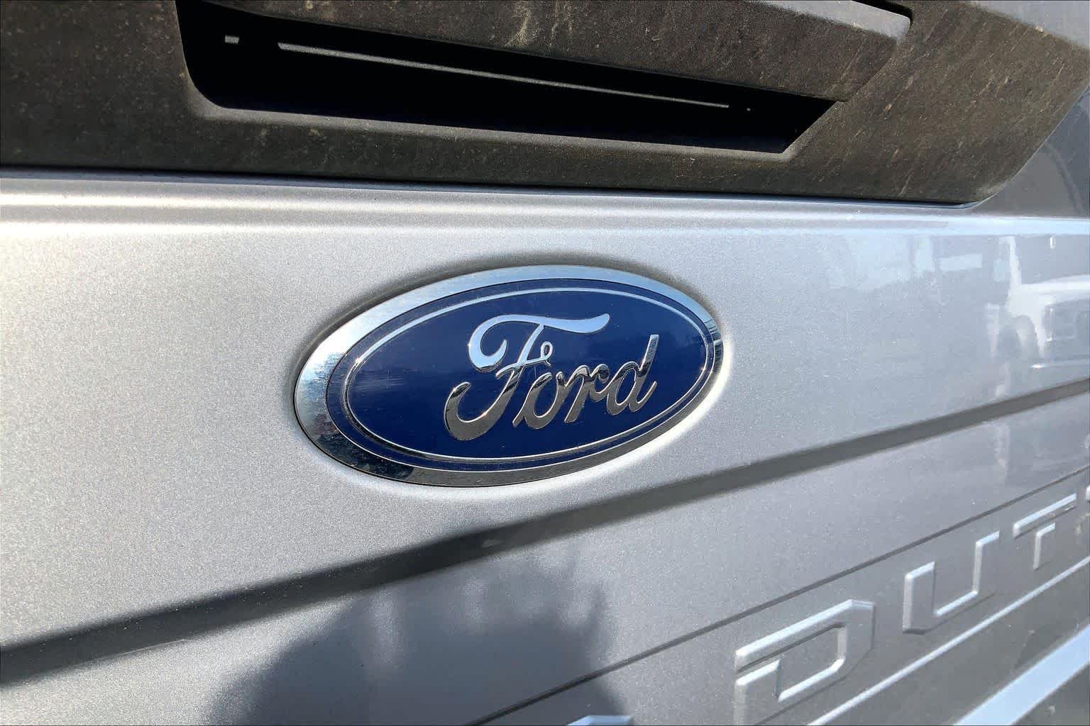 Used 2022 Iconic Silver Ford XLT image 31
