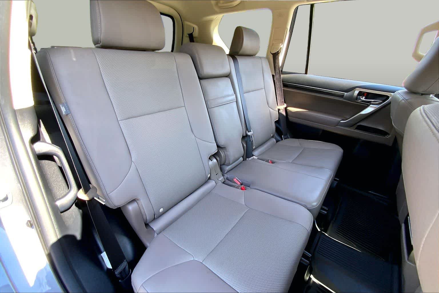 Used 2023 Nebula Gray Pearl Lexus Premium image 20