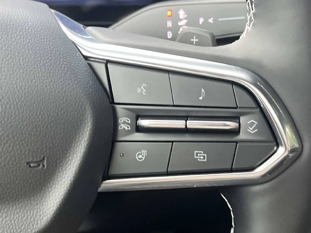 New 2027 Mosaic Black Metallic Chevrolet LT image 24