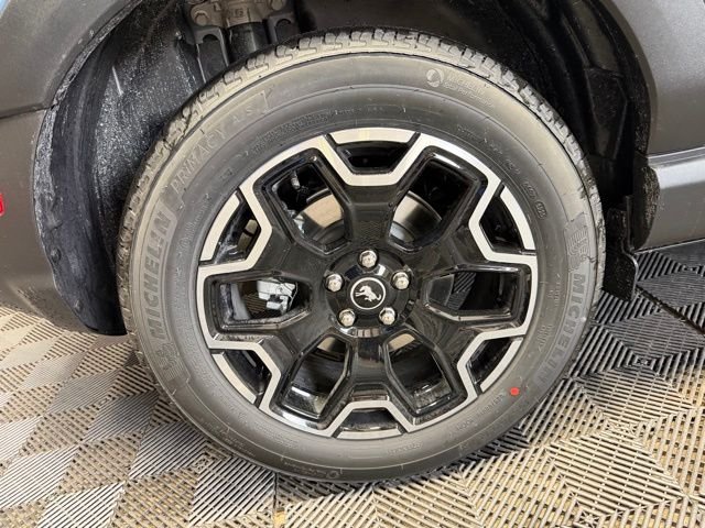 New 2026 Azure Gray Metallic Tri-Coat Ford Outer Banks® image 39