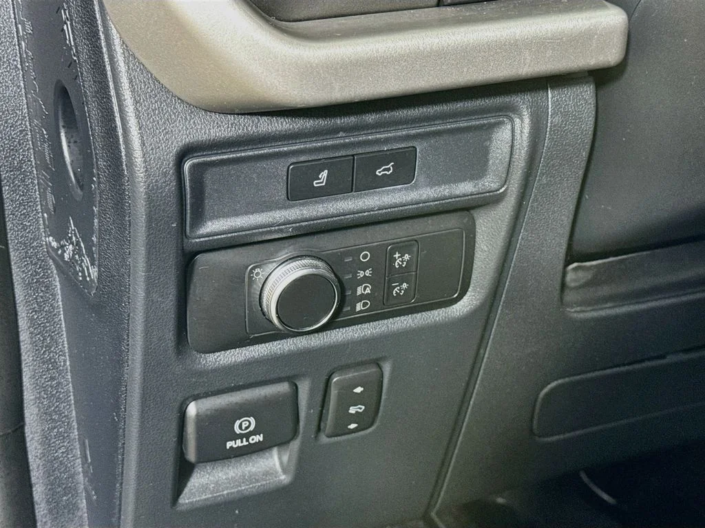 Used 2022 Black Ford XLT image 11