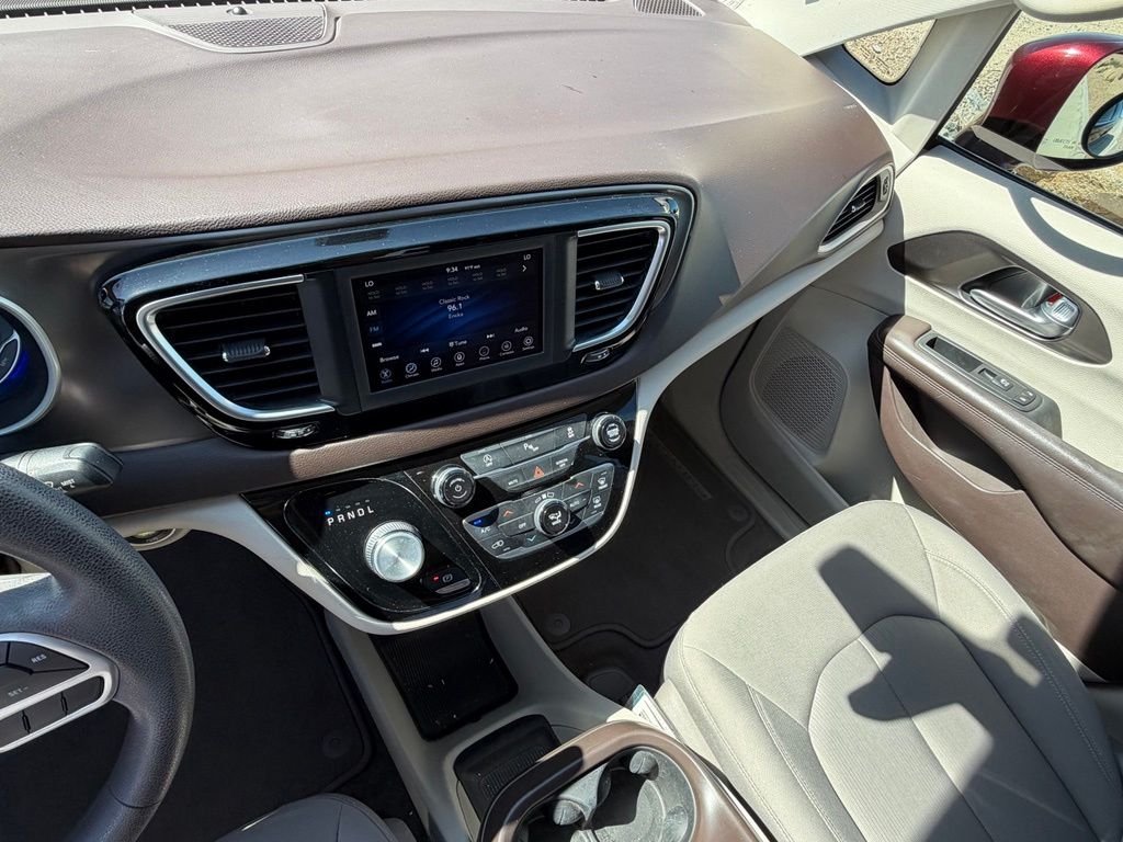 Used 2018 Red Chrysler Touring Plus image 26