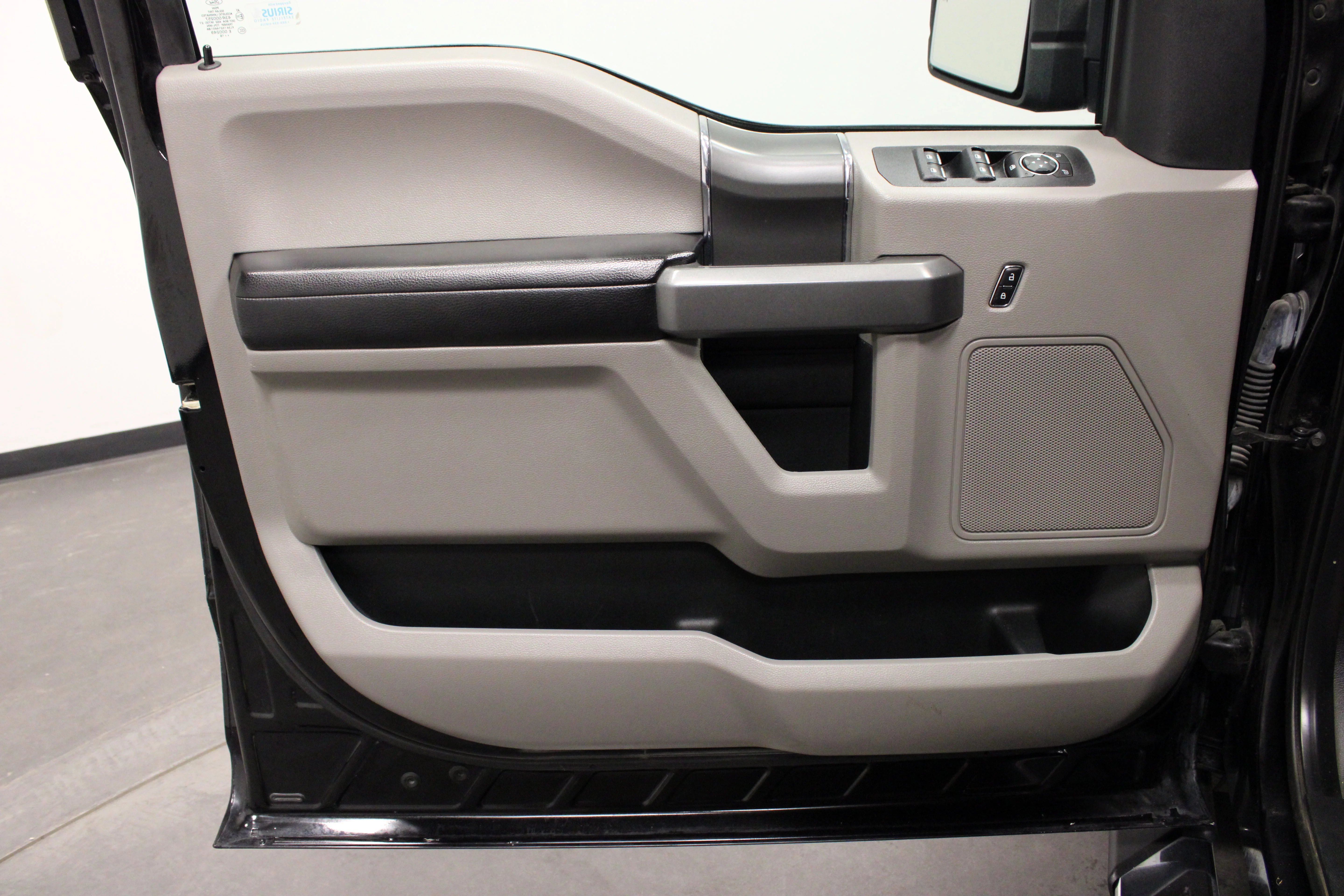 Used 2016  Ford XLT image 18