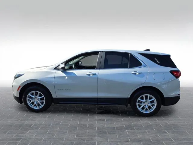 Used 2022 Silver Ice Metallic Chevrolet LT image 4