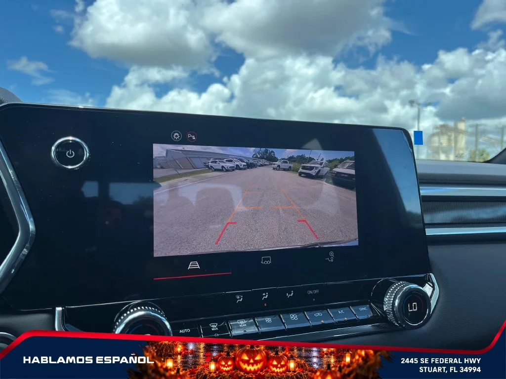 New 2026 Sterling Metallic GMC Elevation image 31