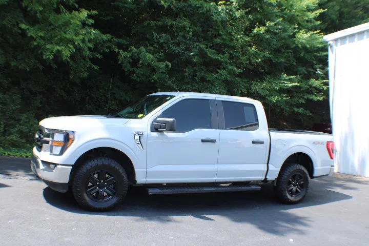 Used 2023  Ford  image 4