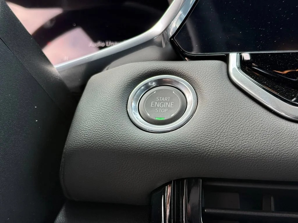 New 2026 Onyx Black GMC Elevation image 25