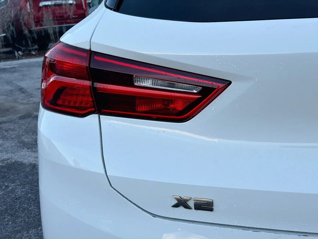 Used 2020 White BMW M35i image 10