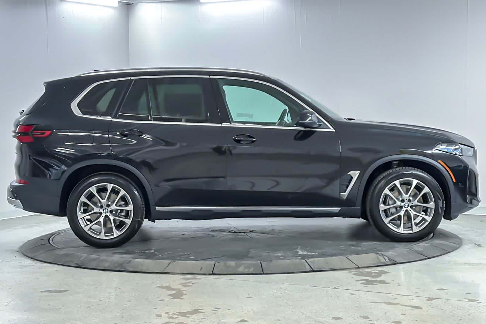 New 2026 Black Sapphire Metallic BMW xDrive40i image 8