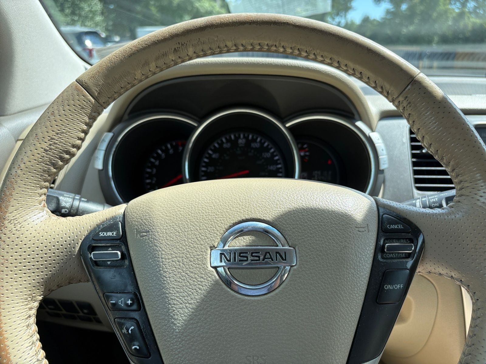 Used 2014 Brown Nissan SL image 26
