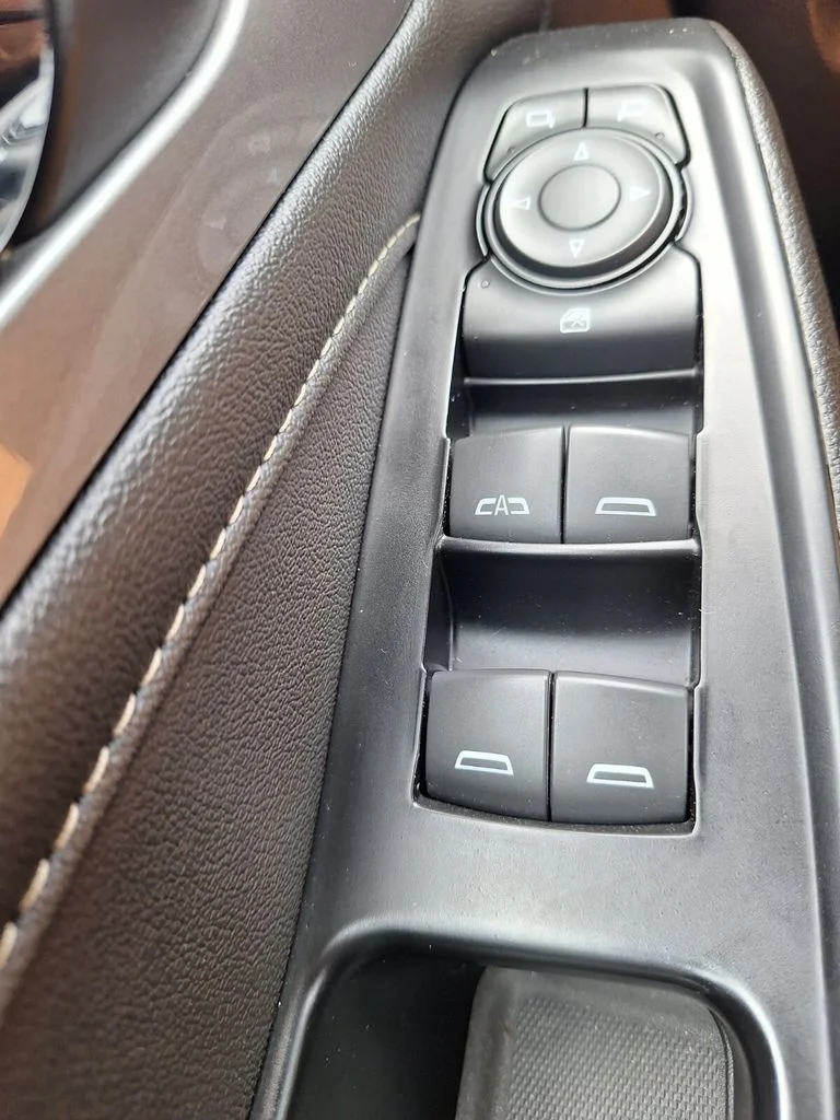 Used 2023 White Chevrolet LT Leather image 19