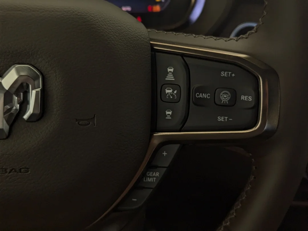 New 2026 Black RAM Limited Longhorn - - 4x4 - 5.7L HEMI V8 eTorque - Premium Leather - Pano Sunroof & More! image 18