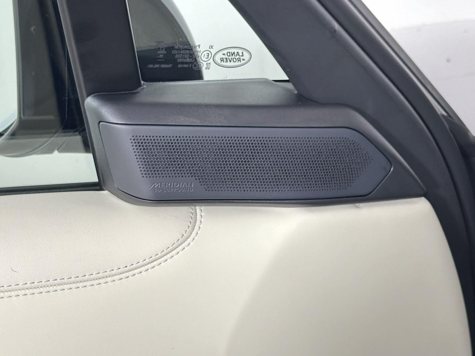 New 2026 Santorini Black Land Rover SE image 22