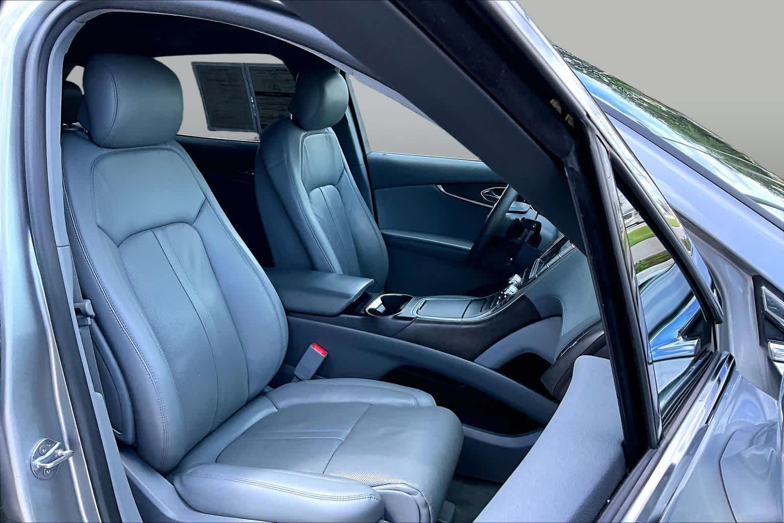 Used 2020 Silver Radiance Lincoln Reserve image 9