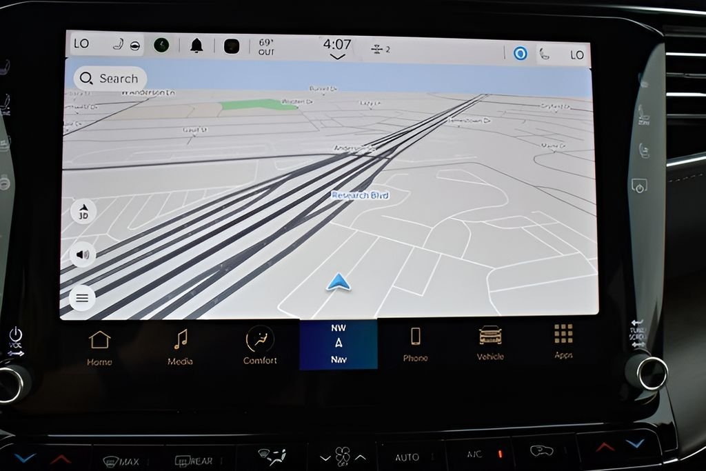 Used 2023 Black Jeep Base image 18