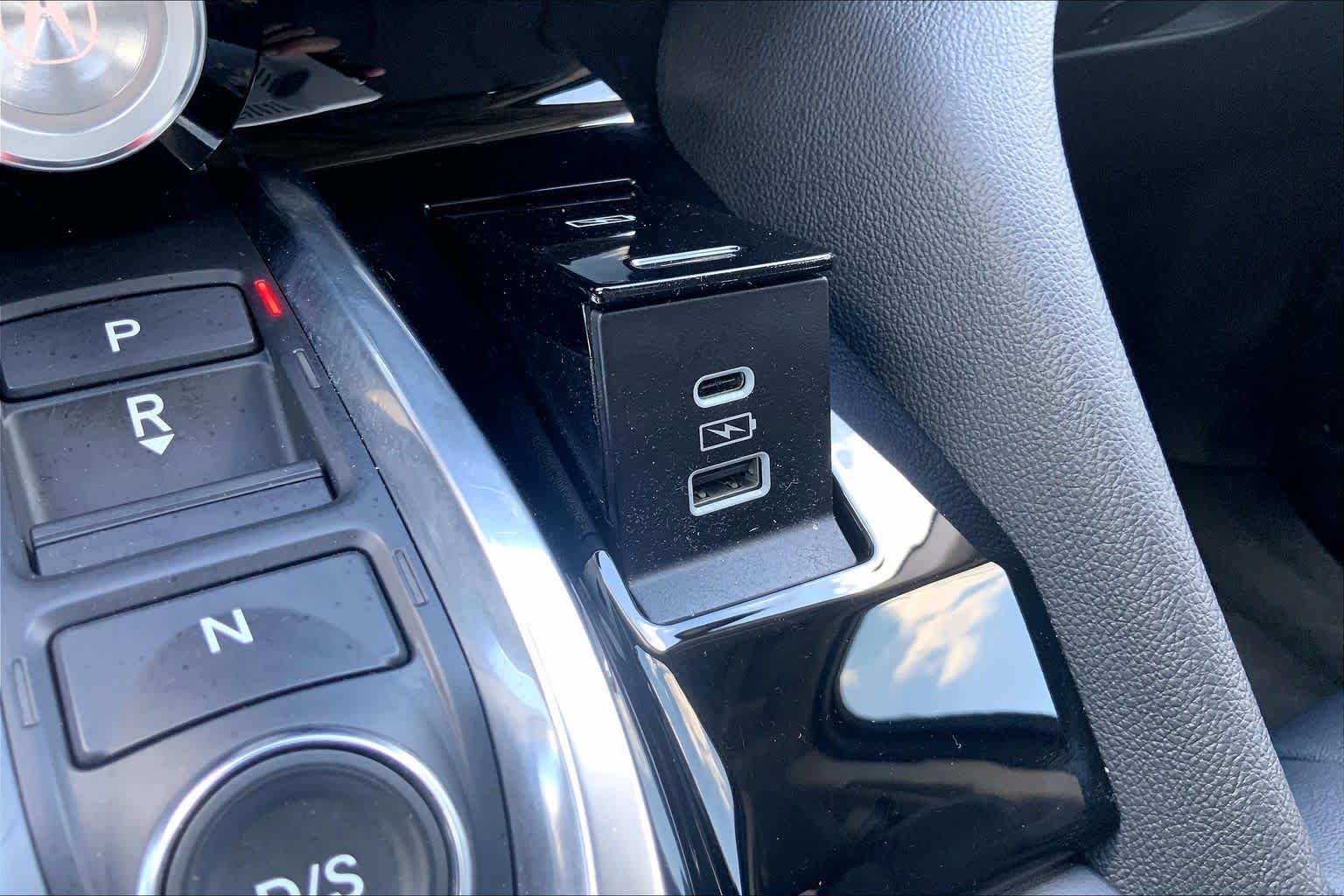 Used 2025 Liquid Carbon Metallic Acura  image 34