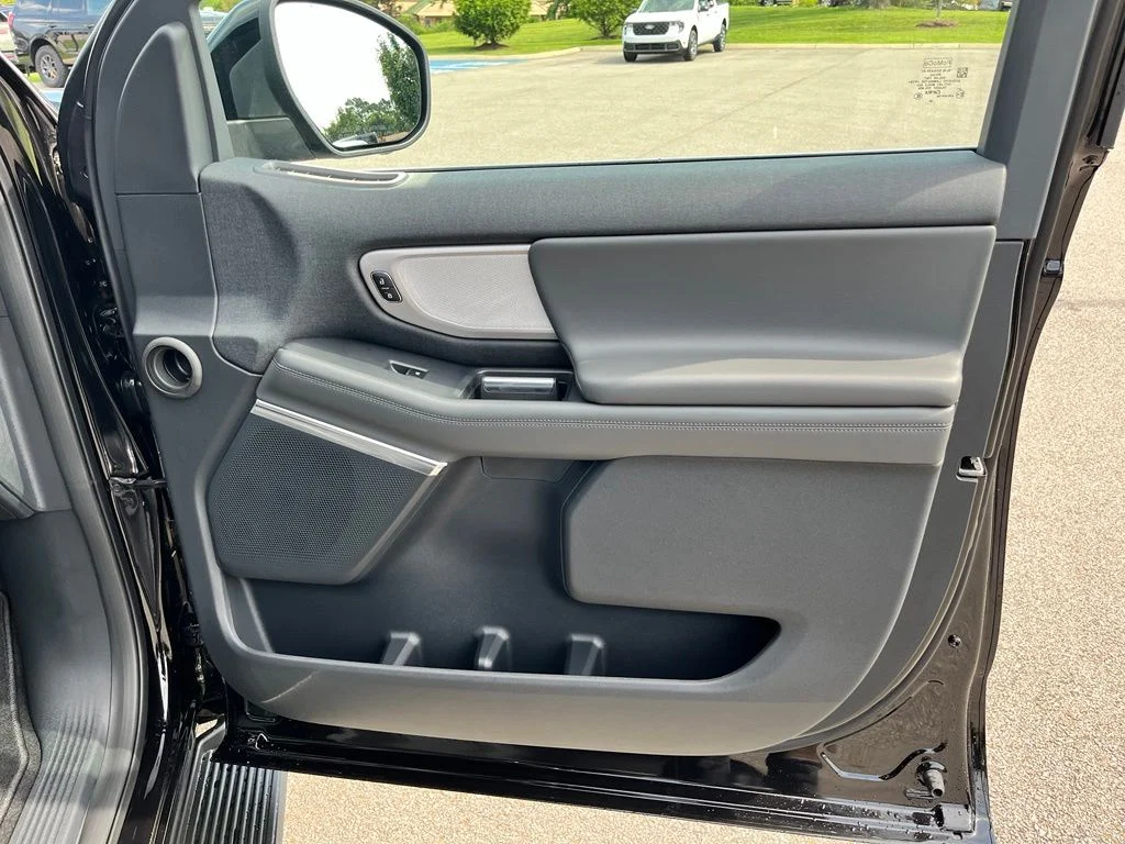 New 2027 Black Ford Active image 7