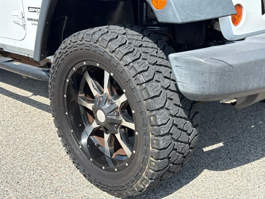 Used 2013 Bright White Jeep Unlimited Sport image 10