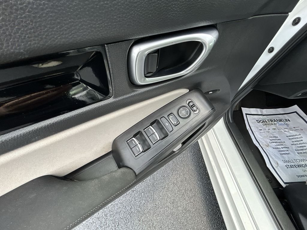 Used 2022 White Honda EX image 19