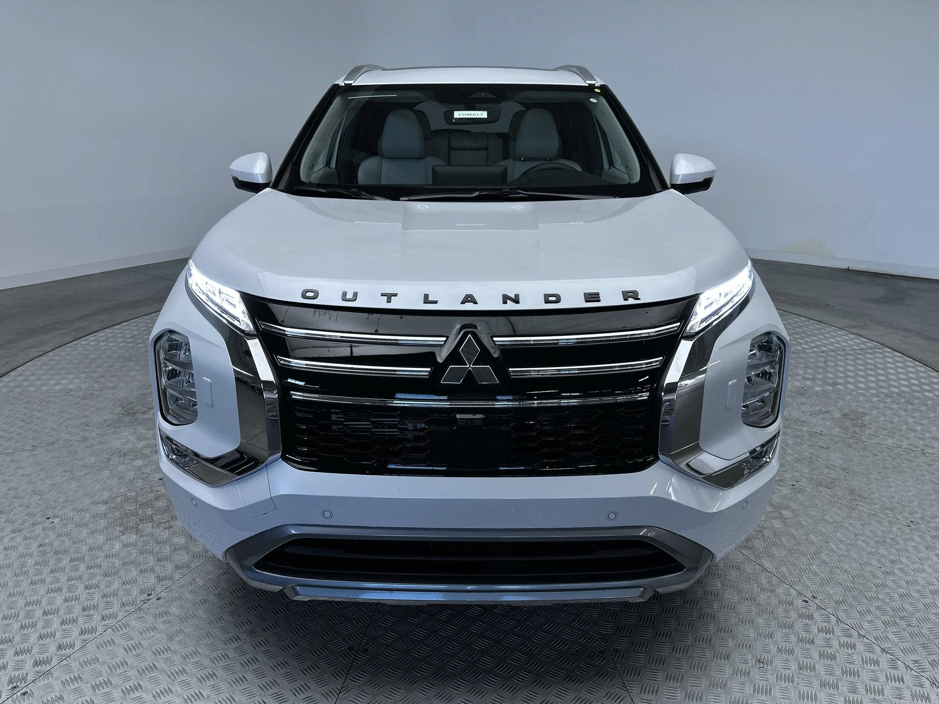 New 2026 White Diamond Mitsubishi SEL image 30