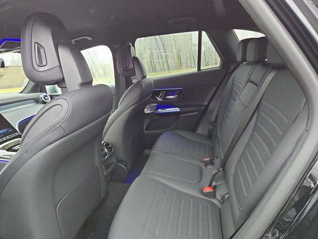 New 2026 Black Mercedes-Benz GLC300 image 25