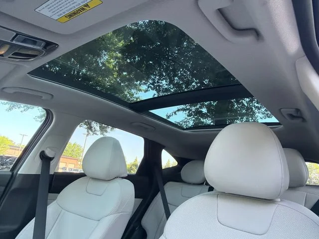 Used 2025 Gray Hyundai SEL Convenience image 32