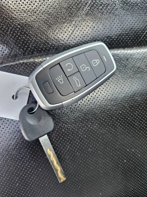 Used 2020 DARK SKY METALLIC GMC SLT image 29