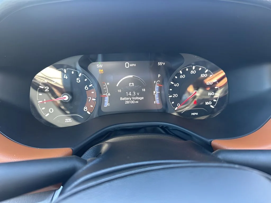 Used 2024 Silver Jeep Limited image 21