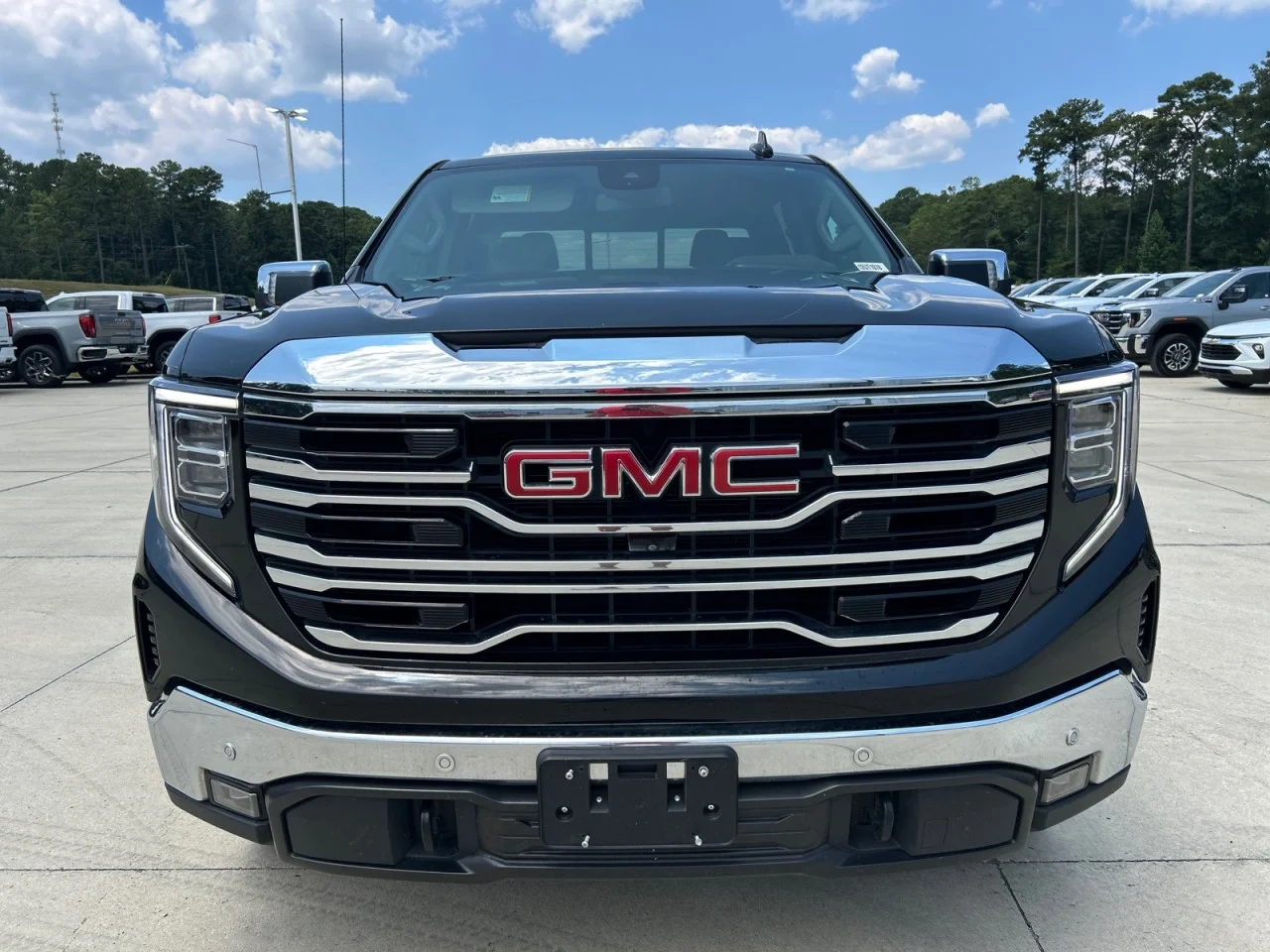 Used 2023 Onyx Black GMC SLT image 5