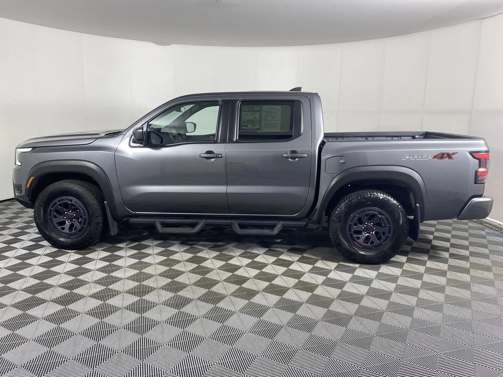 Used 2025 Gun Metallic Nissan PRO-4X image 4