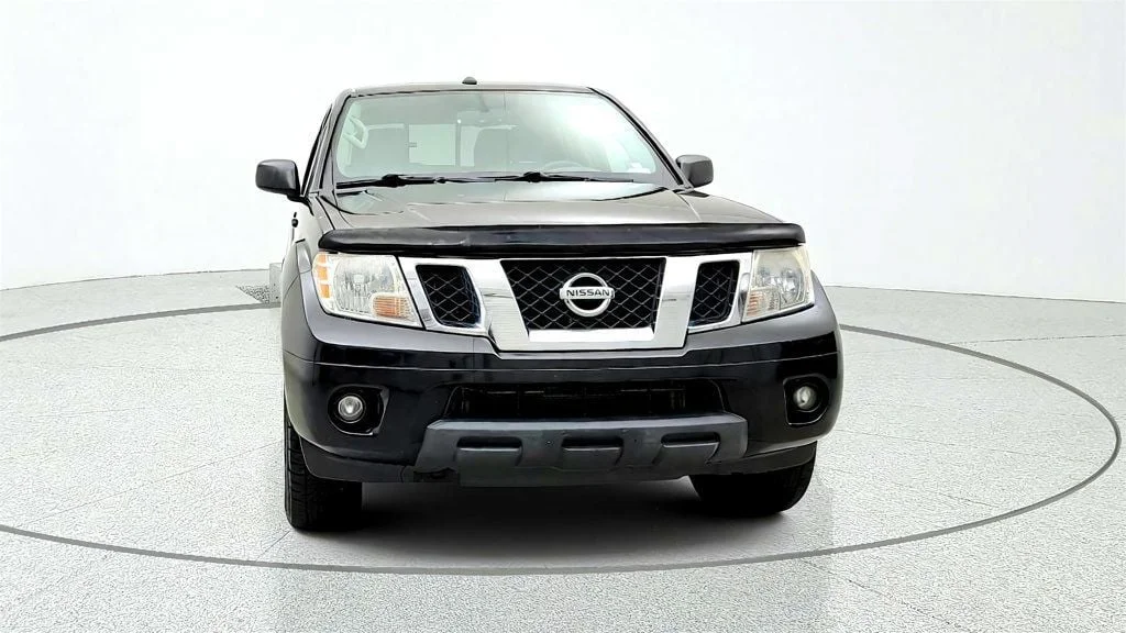 Used 2017 Magnetic Black Nissan 2017.5 Crew Cab 4x4 SV V6 Automatic w/ Value Truck Pkg image 2