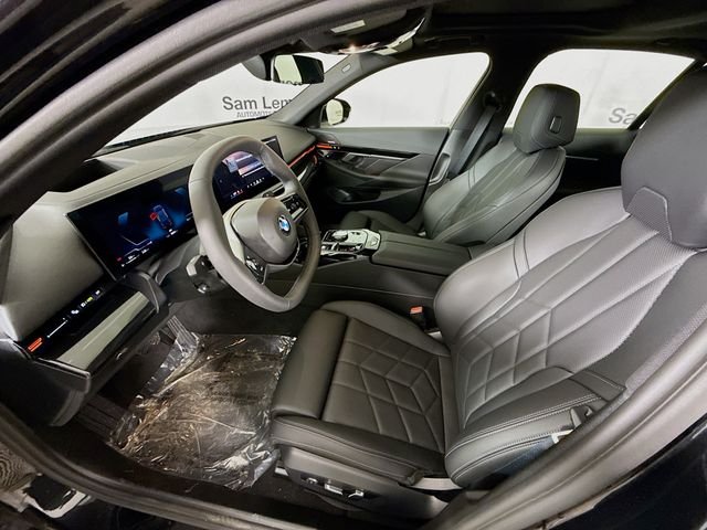 2025 BMW 5 Series 530i - Photo 19