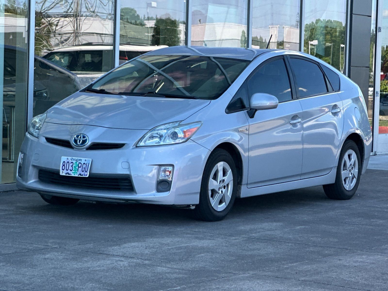Used 2010 Classic Silver Metallic Toyota I image 7