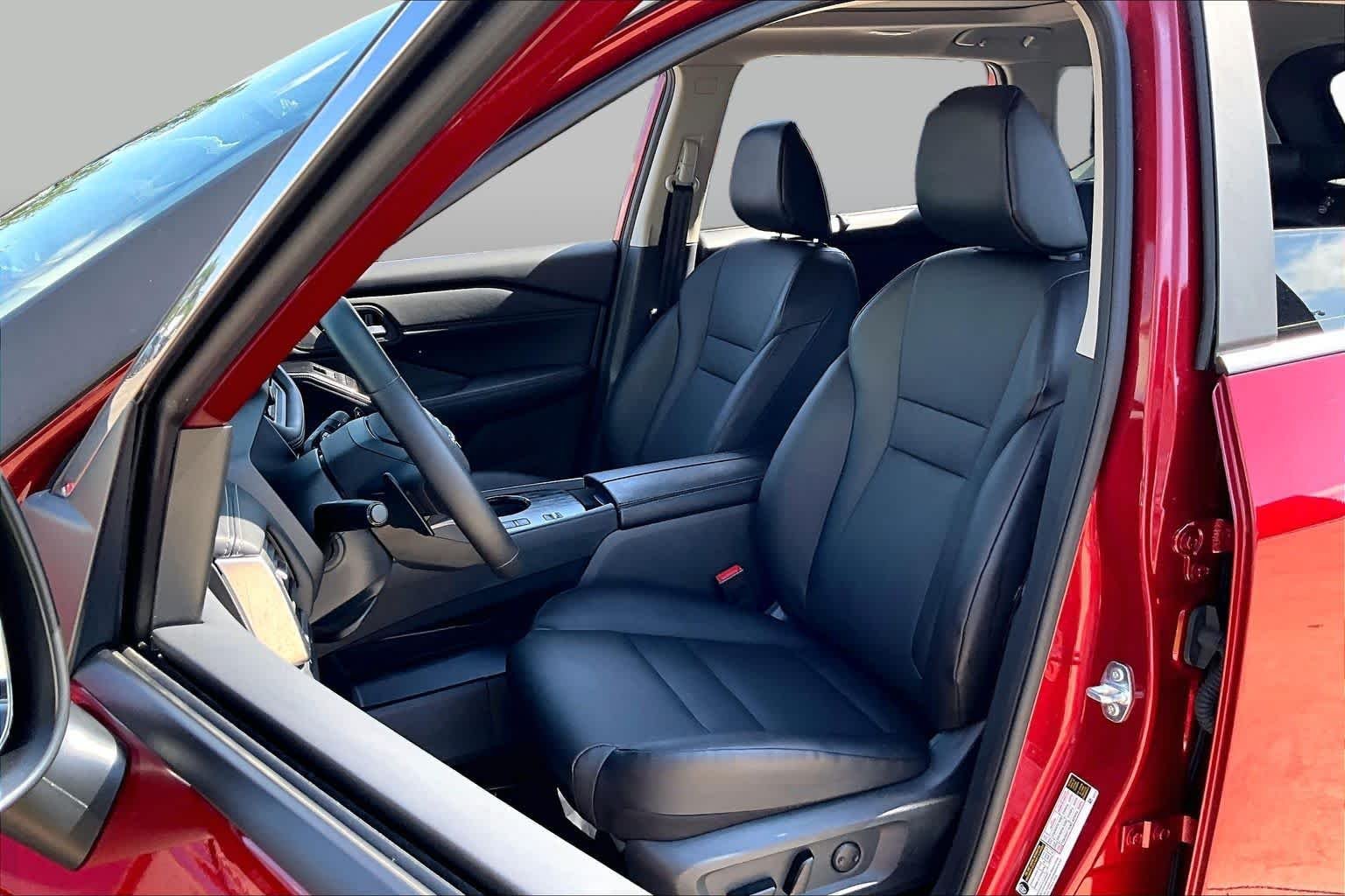 Used 2025 Scarlet Ember Tintcoat Nissan SV image 8