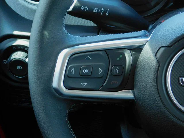 2025 Jeep Wrangler 4-Door Sahara - Photo 9