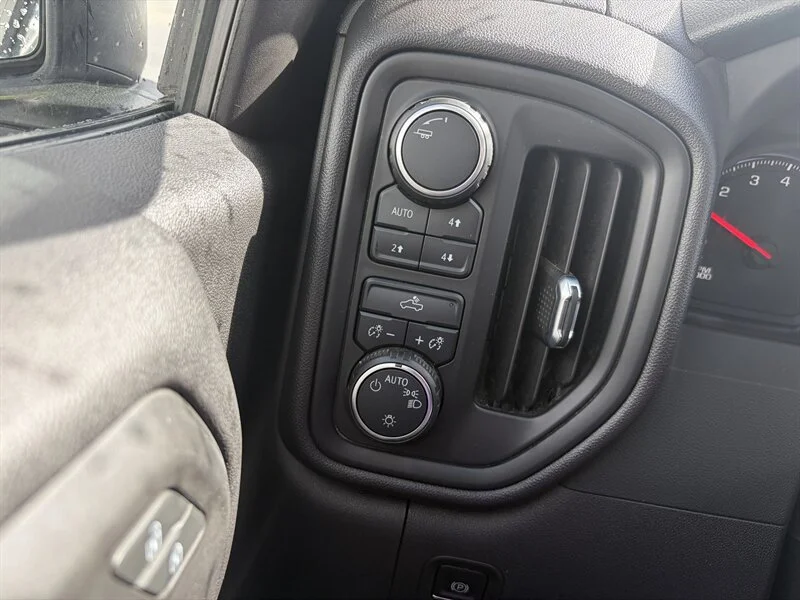Used 2022 White Chevrolet Custom Trail Boss image 14
