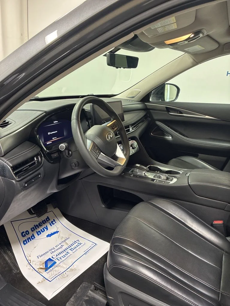 Used 2023 Gray INFINITI LUXE image 13