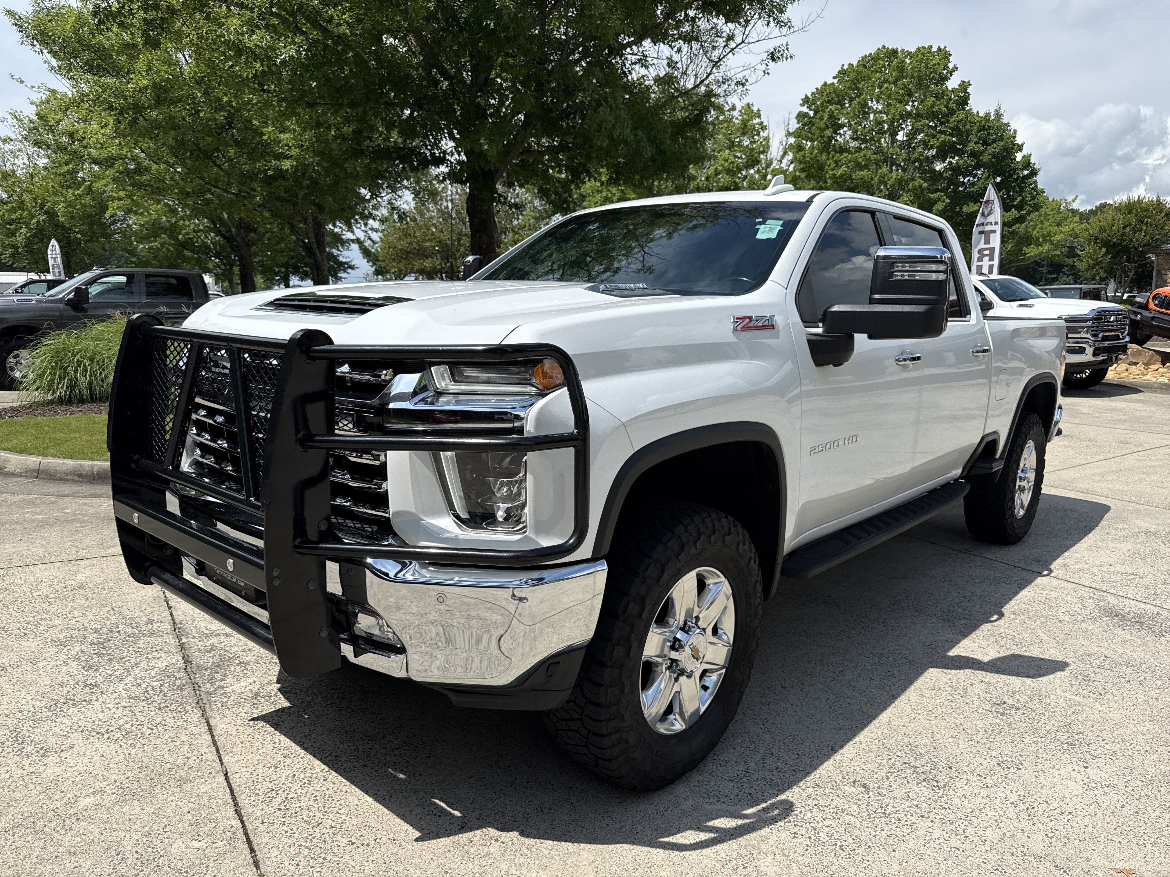 Used 2022 Summit White Chevrolet LTZ image 3