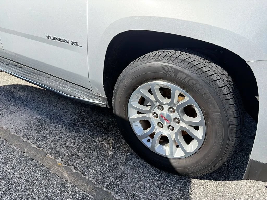 Used 2016 QUICKSILVER METALLIC GMC SLT image 39
