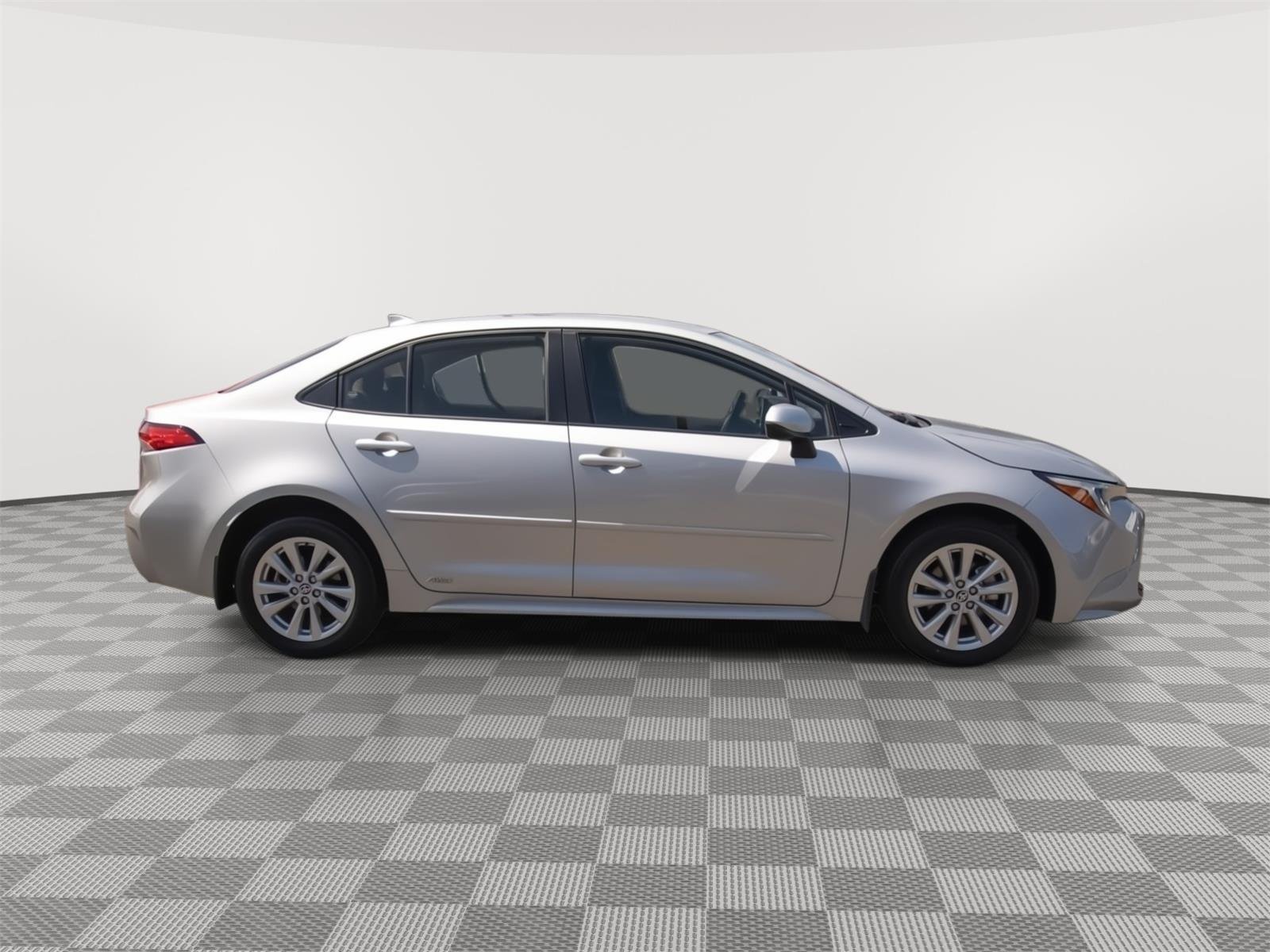 Used 2024 Classic Silver Metallic Toyota Hybrid LE image 23