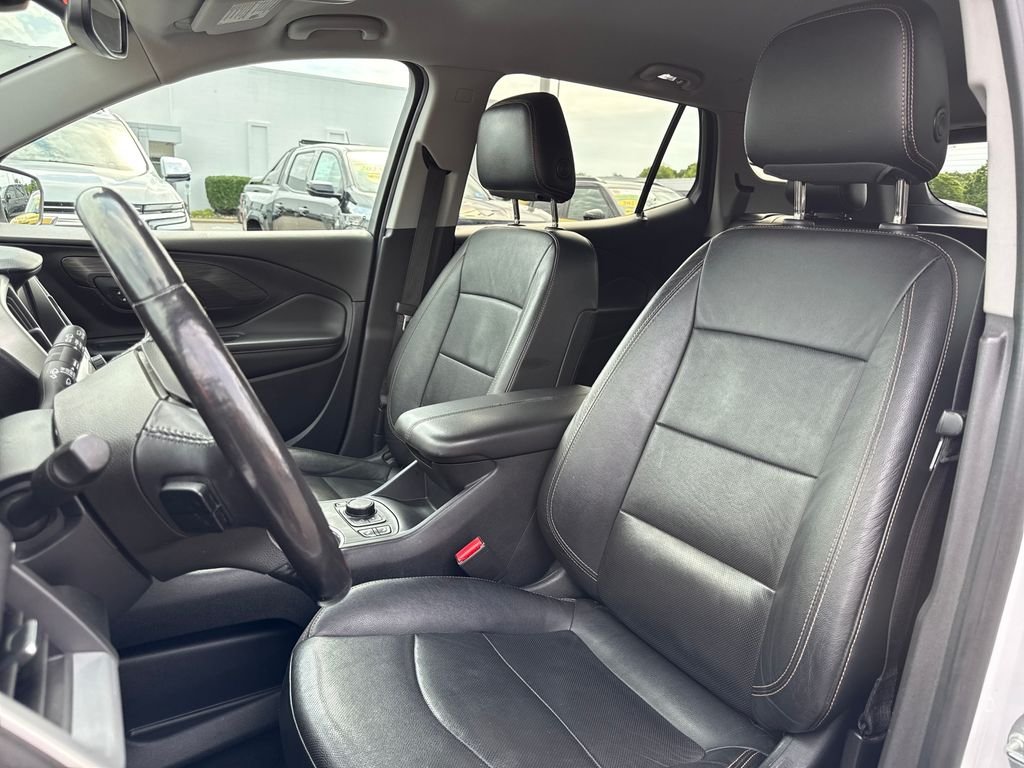 Used 2021 White GMC SLT image 12