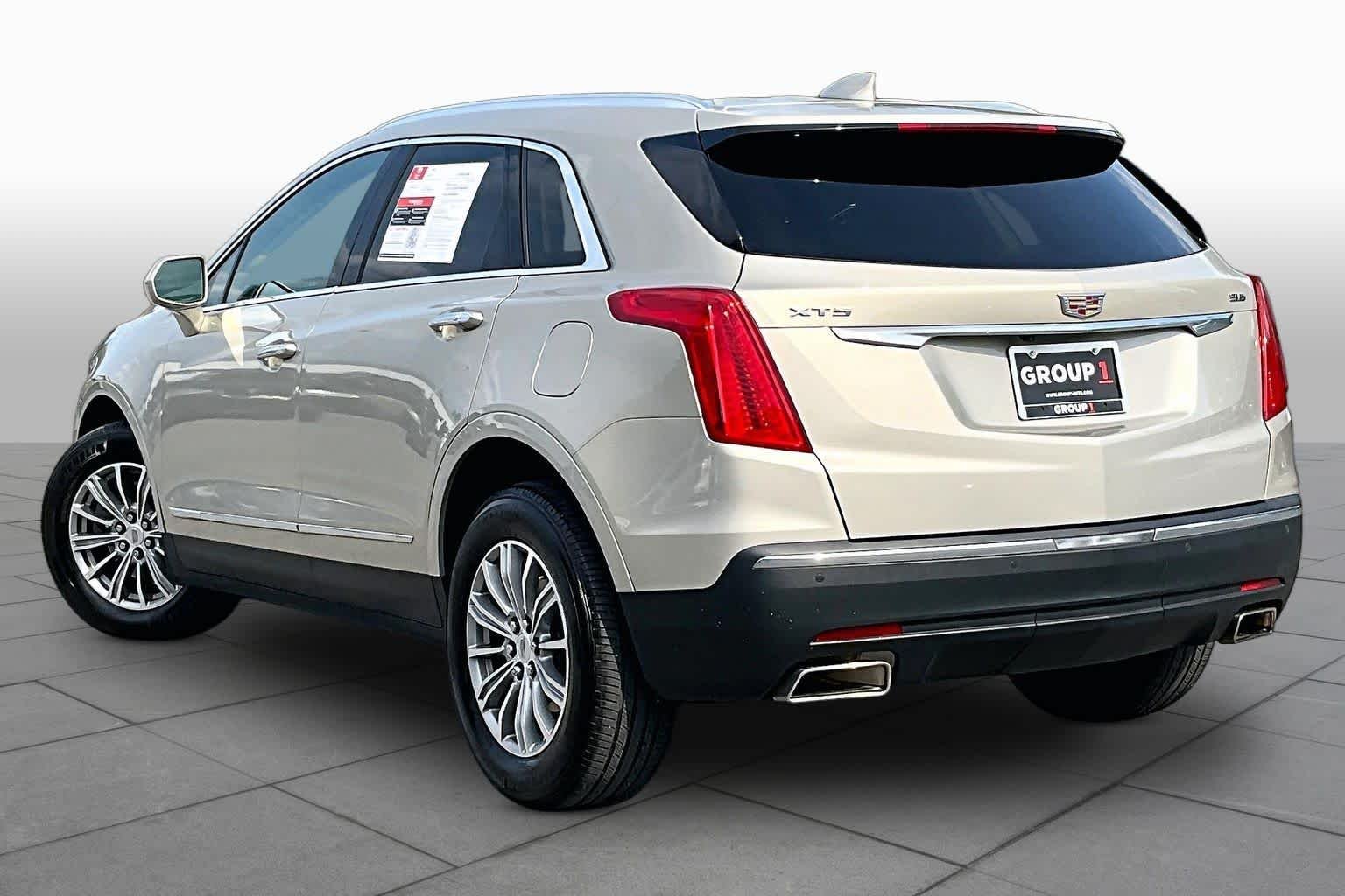 Used 2017 Silver Coast Metallic Cadillac Luxury FWD image 12