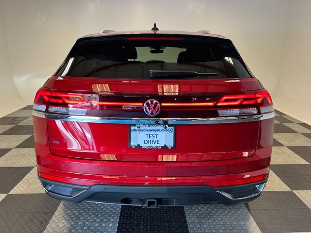 Used 2024 Red Volkswagen 2.0T SE w/Technology image 4