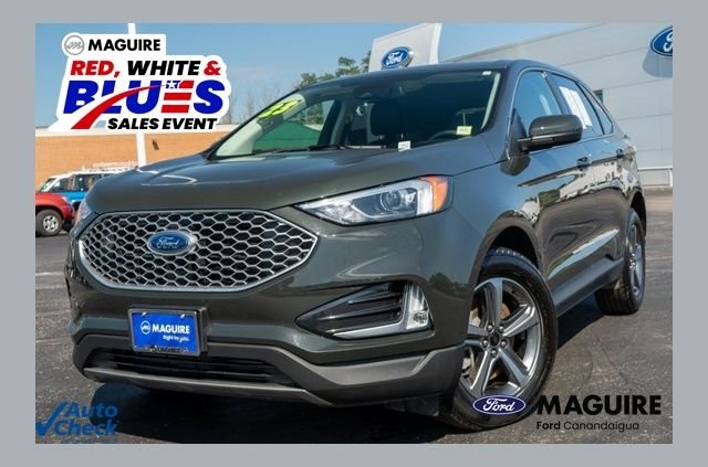Used 2023 Green Ford SEL image 1