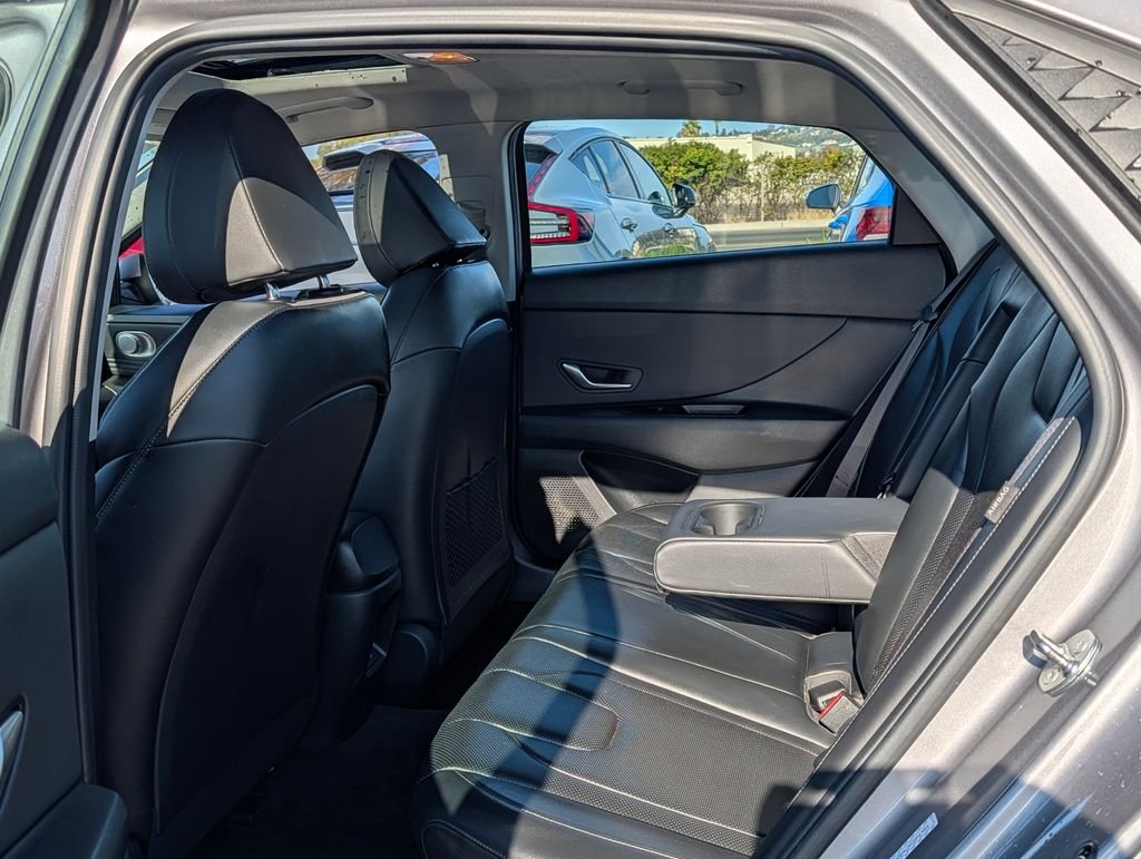 2024 Hyundai Elantra Limited - Photo 11